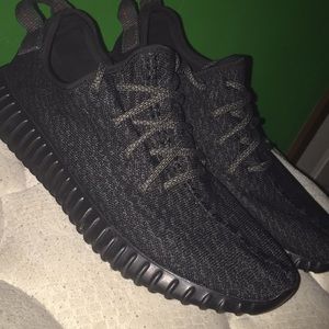 Yeezy pirate blacks